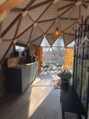 Interior - Nature Dome & Jacuzzi at Blue Grass Ranch (Bischoffsheim)