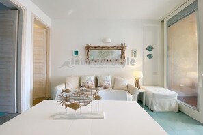 Interior - Bay beach apartment (Santa Teresa Gallura)