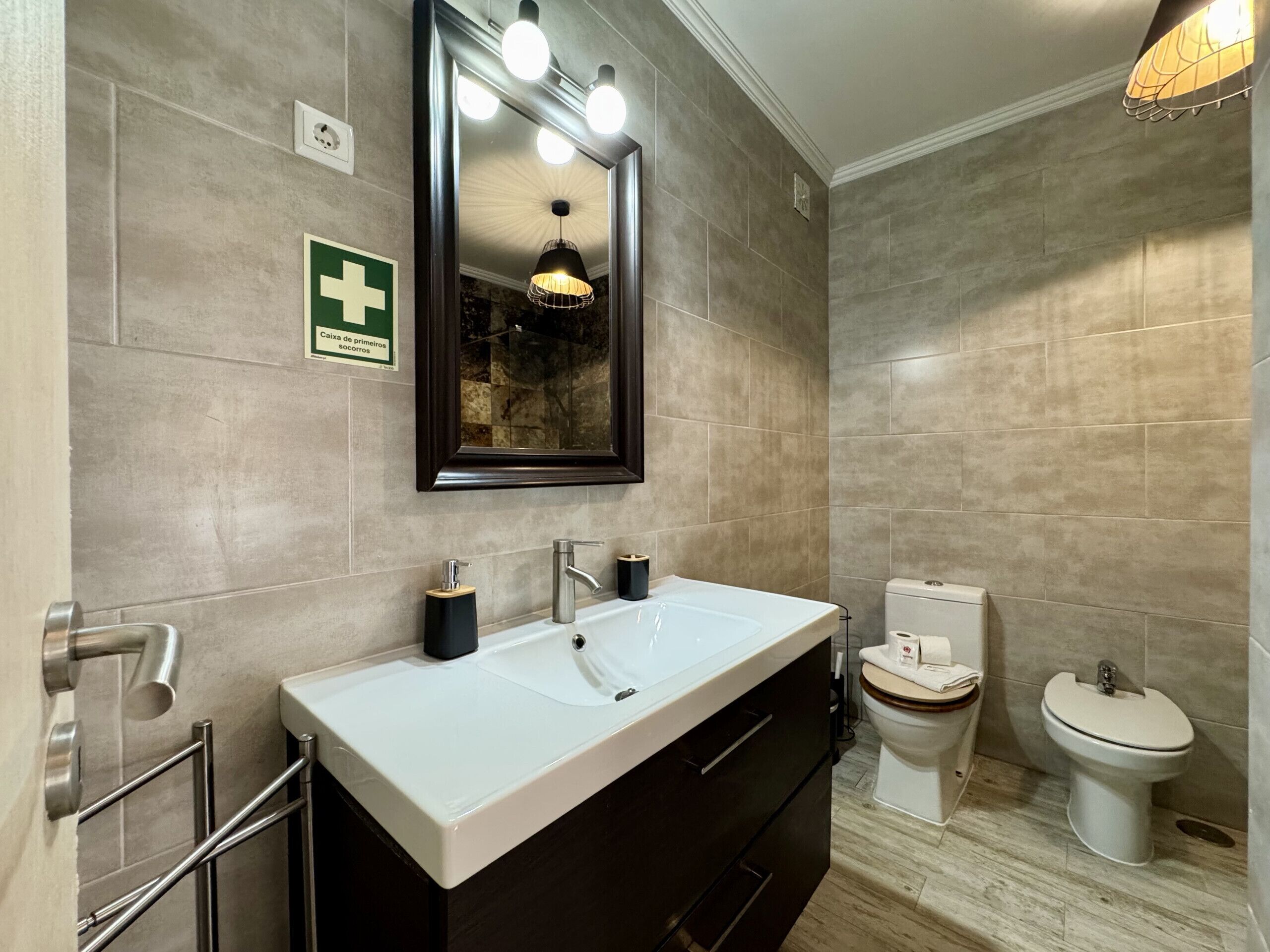 Douche, serviettes fournies