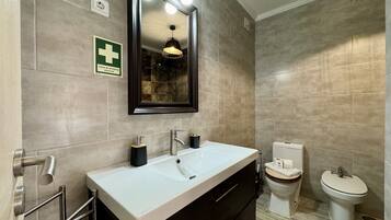 Douche, serviettes fournies