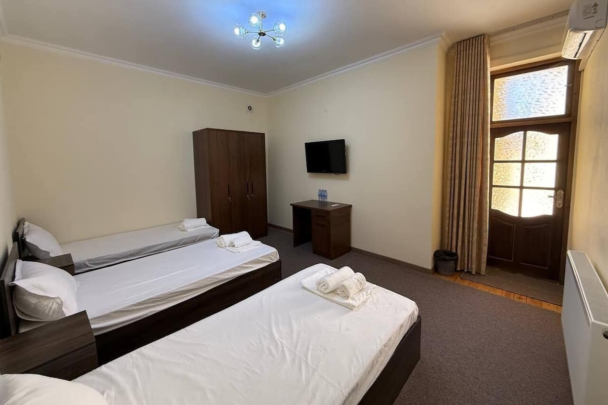 Basic Triple Room | WiFi (free)