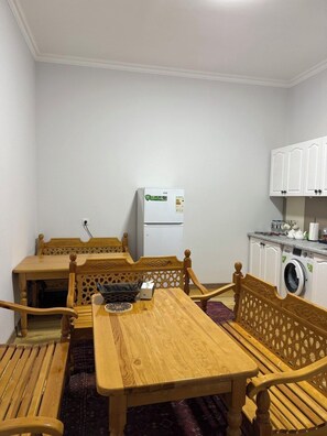 Basic Triple Room | Private kitchen - ORIENT HOUSE  (Bukhara)