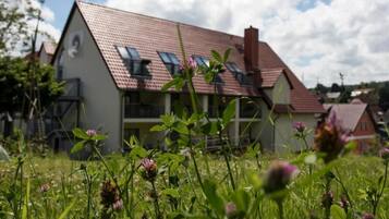 Khuôn viên nơi lưu trú