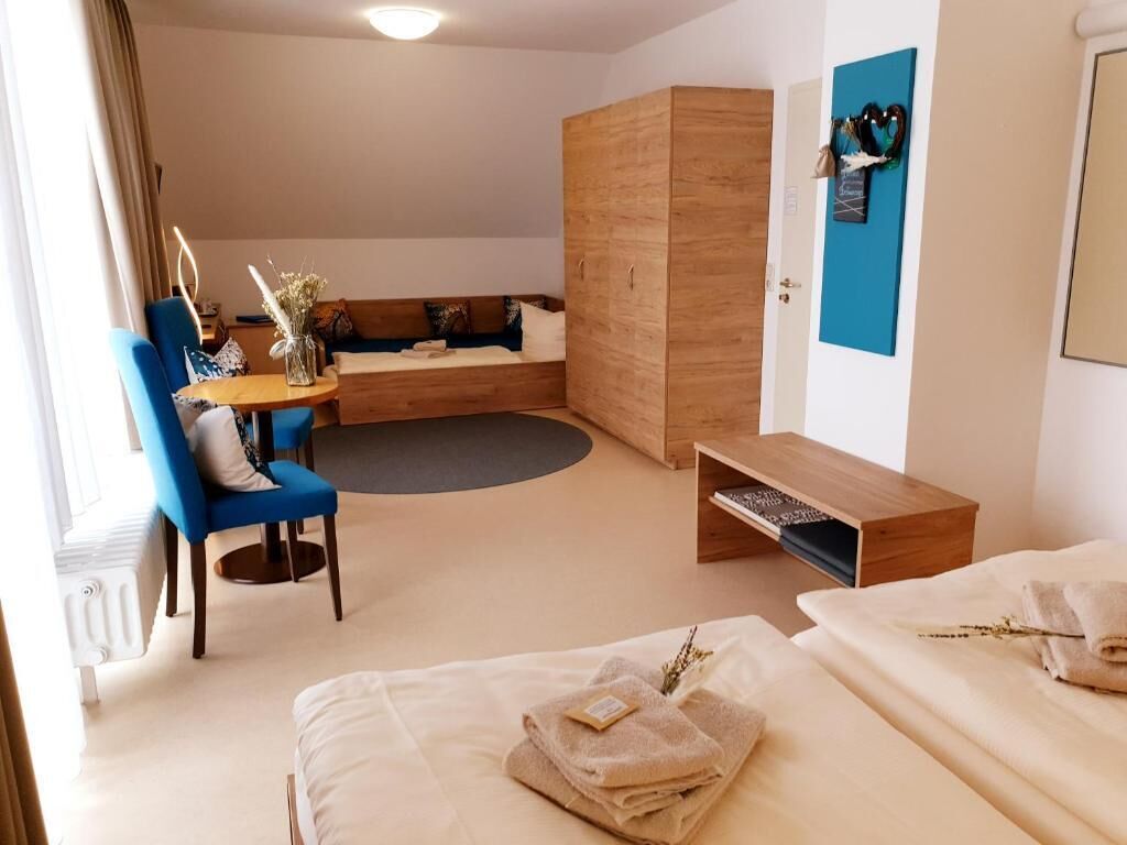 Phòng 4 dành cho gia đình, quang cảnh vườn