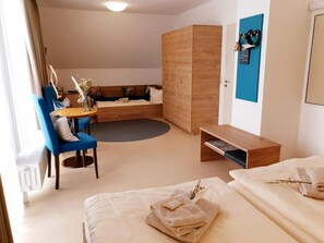 Phòng 4 dành cho gia đình, quang cảnh vườn