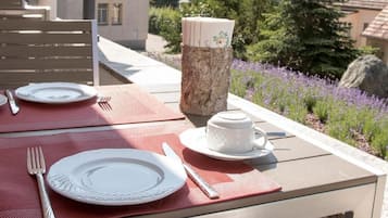 Family Quadruple Room, Garden View | Outdoor dining