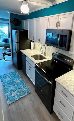 Fridge, microwave, oven, stovetop - Lovely one Bedroom ocean block closer to Downtown Ocean City (Ocean City)