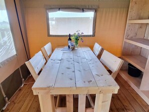 Telttamajoitus | Ruokailu