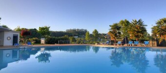 แลม โฮเทล เอสตาเรจา