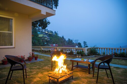 ELIVAAS Twin Chalets 4BHK Escape Villa