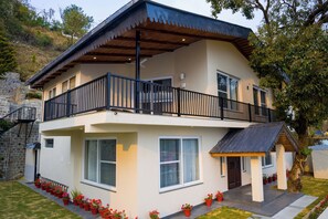 Exterior - ELIVAAS Twin Chalets 4BHK Escape Villa (Smanora Range)