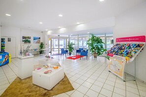平房 | 接待櫃台