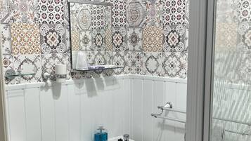 Comfort Twin Room | Bathroom