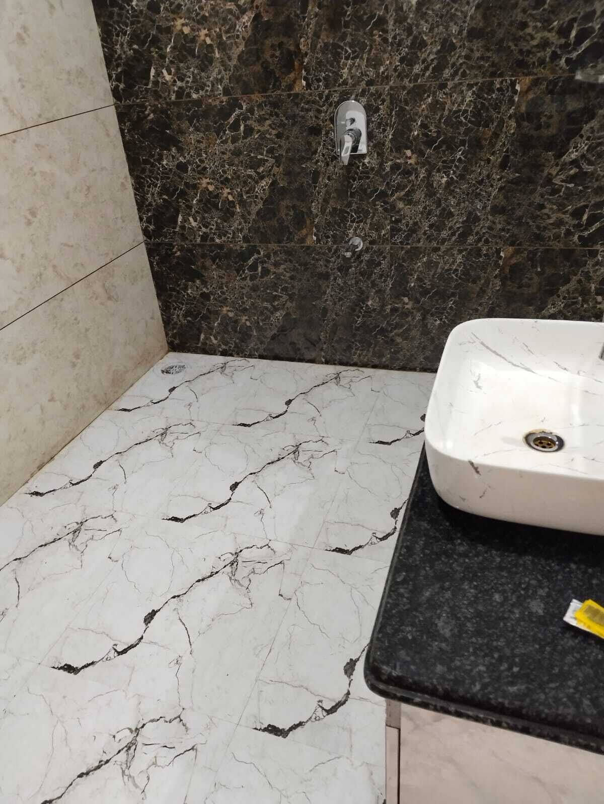 シャワー、ヘアドライヤー、タオル、石鹸