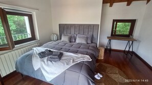 5 bedrooms, iron/ironing board, WiFi, bed sheets - Holiday Home 'Villa Cielo Lake Como' with Lake View, Private Terrace and Wi-Fi (Como)