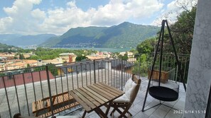 Outdoor dining - Holiday Home 'Villa Cielo Lake Como' with Lake View, Private Terrace and Wi-Fi (Como)