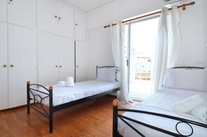 Room - A cute & comfortable 2 bedroom apartment (Piraeus)