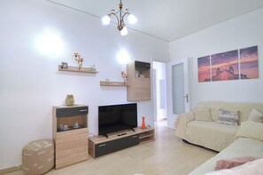 Living area - A cute & comfortable 2 bedroom apartment (Piraeus)