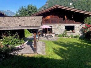 تناول الطعام بالخارج