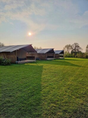 Tent | Garden - Luxury Glamping Near the Frisian Waters (De Veenhoop)