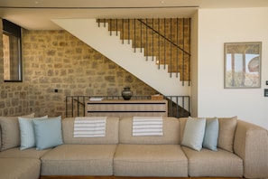 House, Smoking | 30 bedrooms