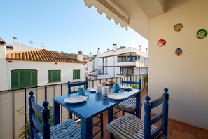 Apartment | Balcony - Sunny Haven at the Village Square (Palafrugell)