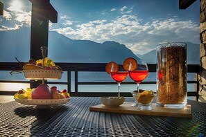 Terrace/patio - Villa Meraviglia  (Olgiasca)