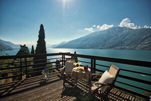 Villa, piscina privada, vistas al lago | Terraza o patio