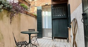 Outdoor dining - Cimarosa Canal View Historical Center (Venecia)