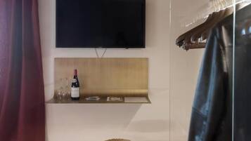 Superior-Doppelzimmer, Terrasse, Hügelblick | Innenbereich