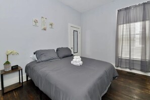 3 bedrooms, iron/ironing board, WiFi, bed sheets - Charming 3-bedroom house in Indianapolis (Indianapolis)