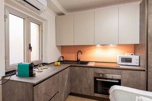 Family Apartment, Multiple Bedrooms (Vico Trau B Sestri Ponente) | Private kitchenette | Fridge, microwave, oven, stovetop - Vico Trau Sestri Ponente Apartments (Genoa)