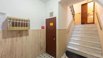 Family Apartment, Multiple Bedrooms (Vico Trau B Sestri Ponente) | Staircase