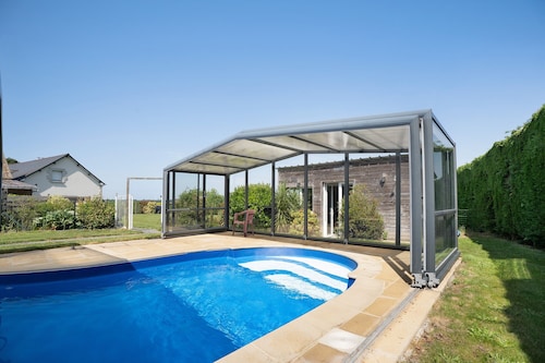 Gîtes des Lacs - Gîte Le Muscat : piscine, sauna et jaccuzzi partagés, terrasse privée et Wi-Fi