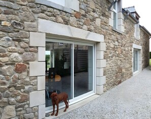 Exterior detail - Gîte De L'Arguenon - L'oranger with Shared Pool, Sauna, and Jacuzzi (Jugon-les-Lacs)