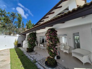 تناول الطعام بالخارج