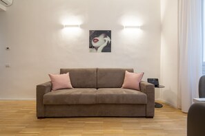 Living area - Bargello Modern by Mmega (Florence)
