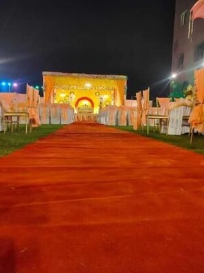 Outdoor banquet area - Hotel The Golf (Lucknow)