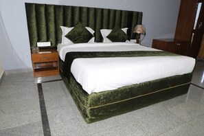 標準雙人房, 露台, 泳池景