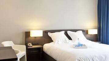 In-room safe, desk, laptop workspace, blackout curtains