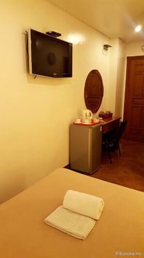 Room - Avitel Hotel (Makati)