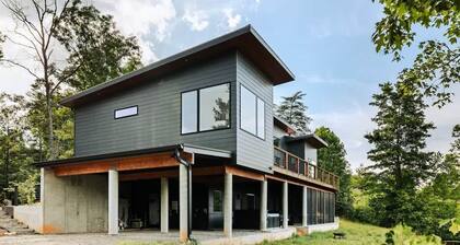 The Understory at This Way | Hot Tub Retreat