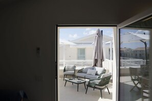 Interior - Almaré Seafront Apartment with Terrace & Pools  (Pachino)
