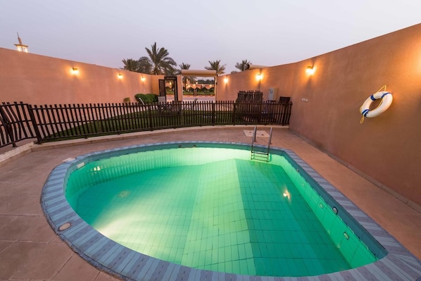 游泳池