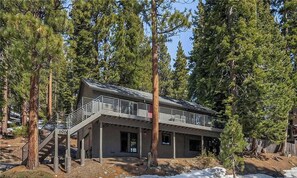 House | 4 bedrooms, Internet - Cozy Spacious 4BD Modern Mountain Home (Incline Village)