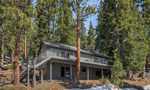 Cozy Spacious 4BD Modern Mountain Home