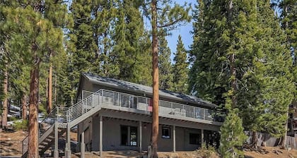 Cozy Spacious 4BD Modern Mountain Home