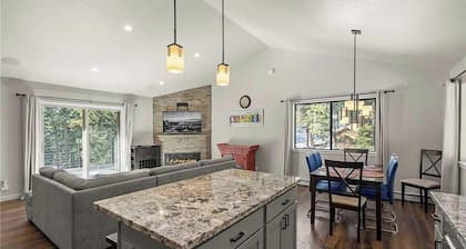 Cozy Spacious 4BD Modern Mountain Home