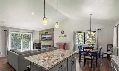 Cozy Spacious 4BD Modern Mountain Home