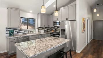 House | 4 bedrooms, Internet